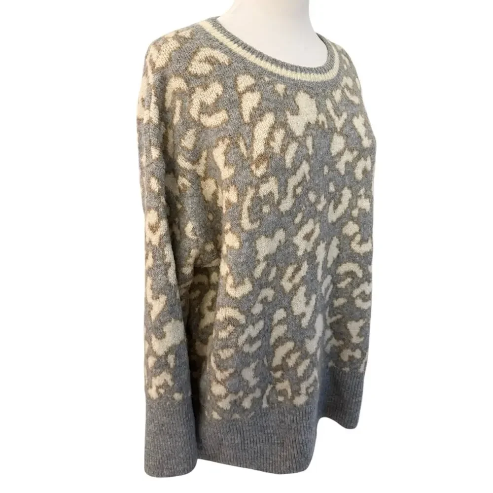 Anthropologie POL Oversized Animal Print Tunic Sweater Pullover Gray Large